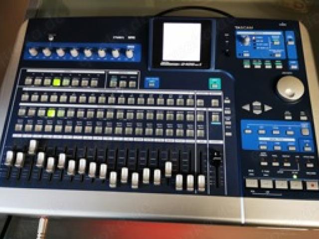 Tascam TEAC Professional Divison 2488 MKII Digital-Portastudio - 1